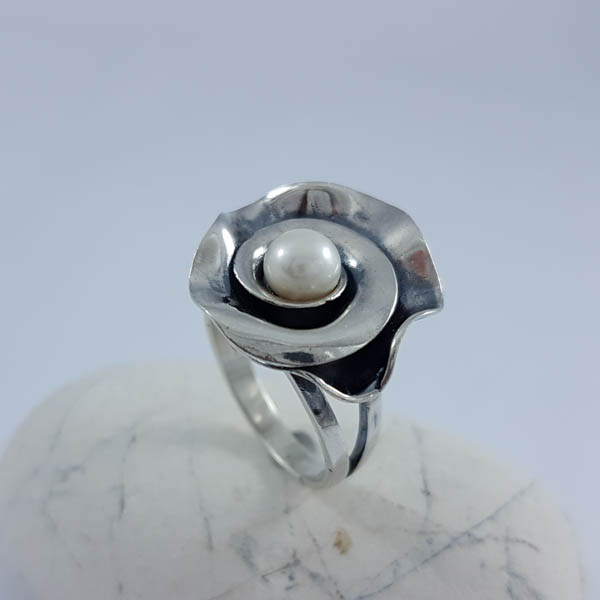 R054-сребърен-пръстен-цвете-перла(4).jpg